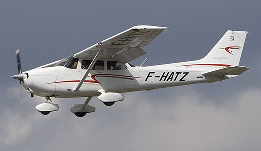 Cessna 172 in flight with a Continental CD-155 retrofit